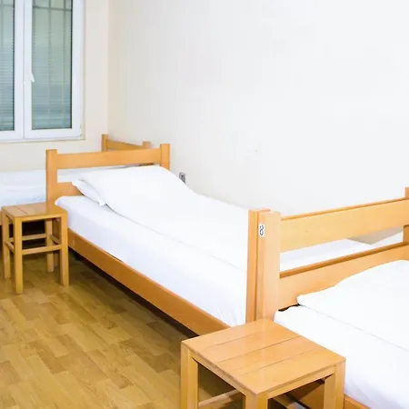 Jasmin Hostel *